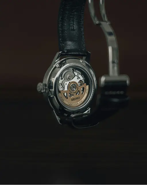 Watch movement inspection and servicing